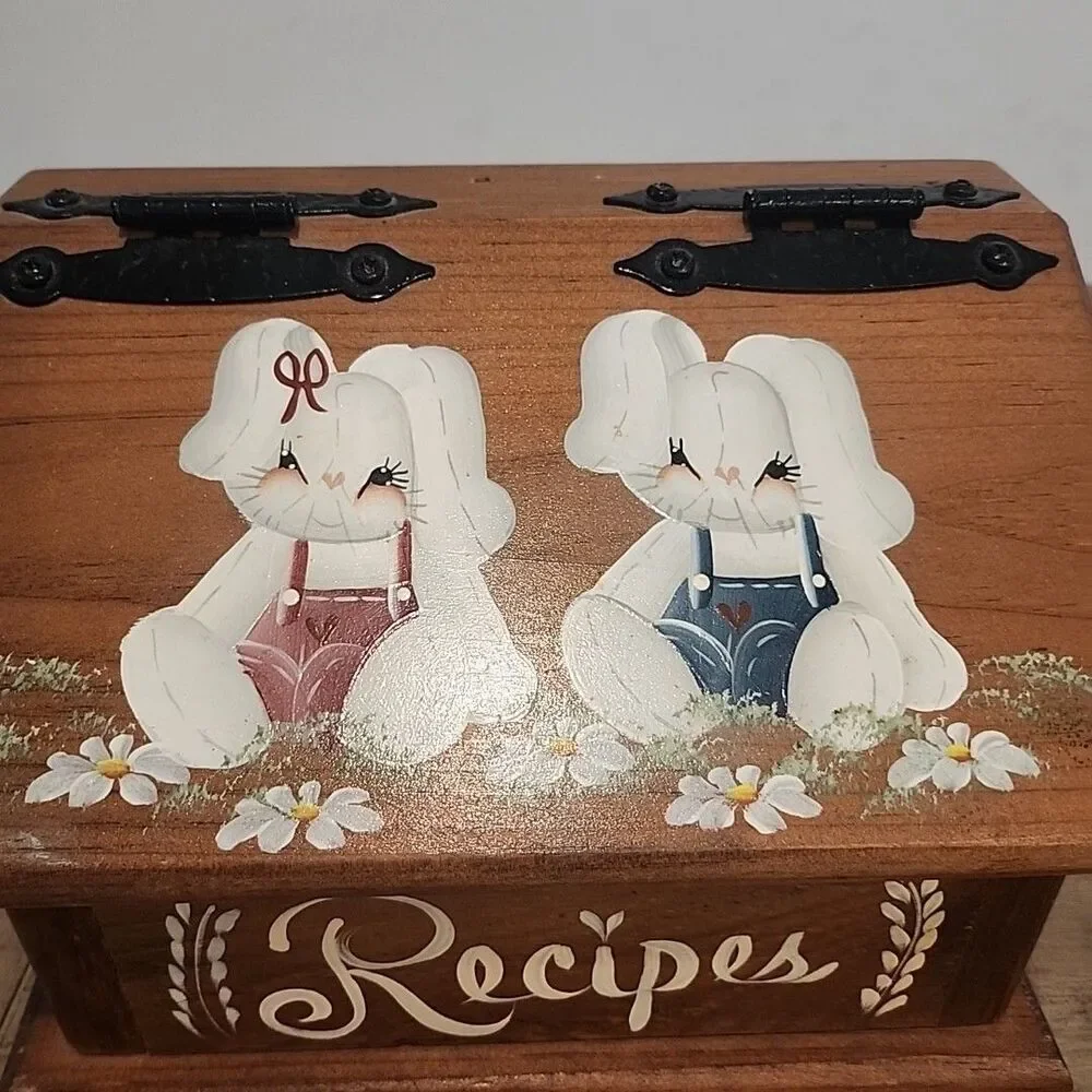 Vtg Wood Recipe file Box Handpainted Bunny Rabbits and Daisy Flowers Retro Decor